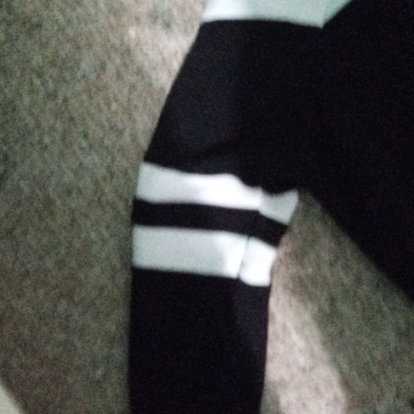 White and black Ardennes cropped hoodie - Picture 2 of 4